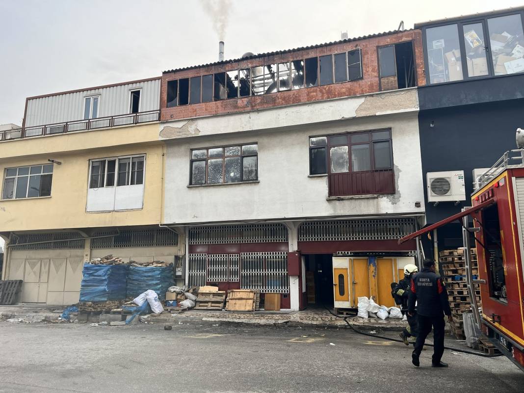 Karatay'daki imalahathanede yangın çıktı! 3